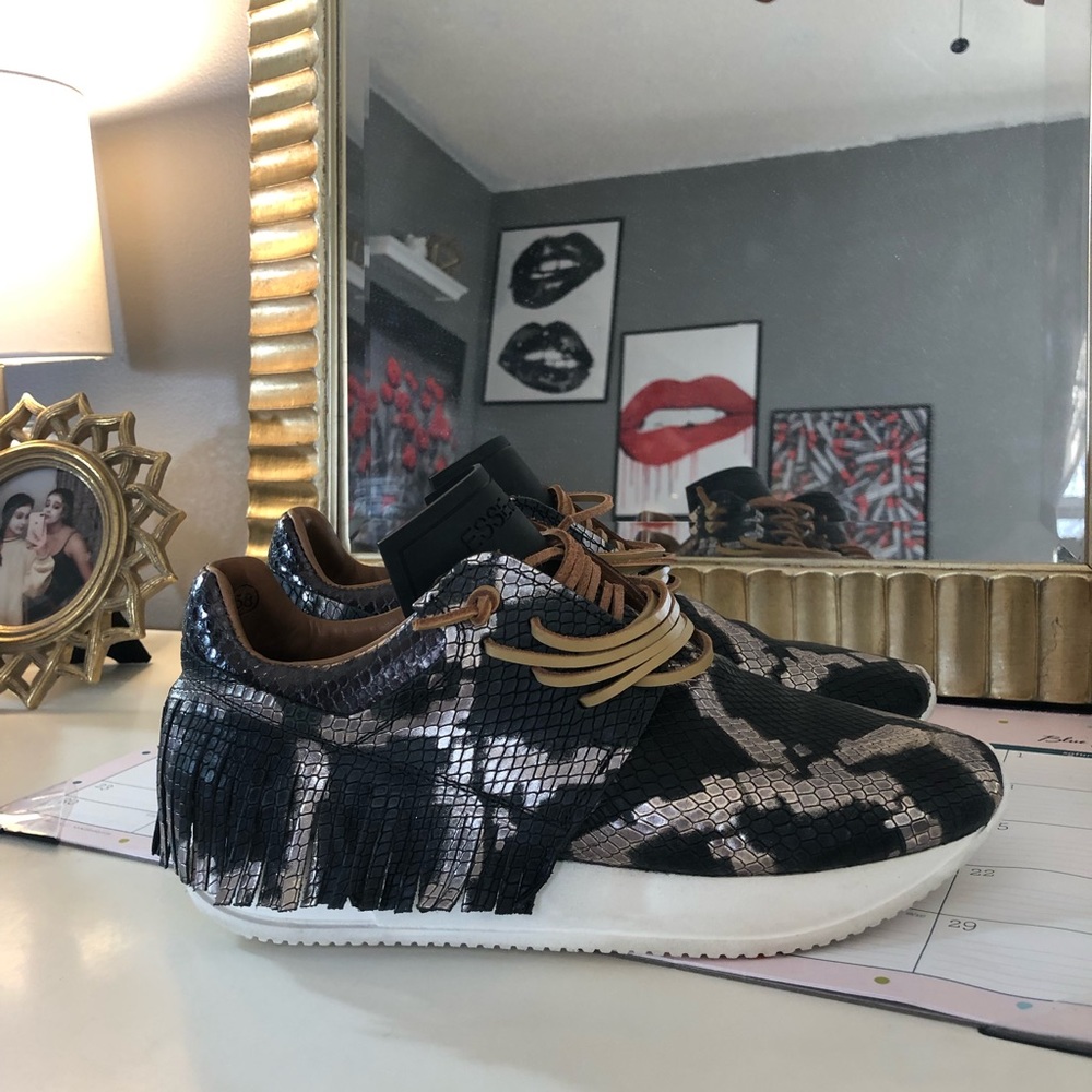Esse ut Esse shoes!